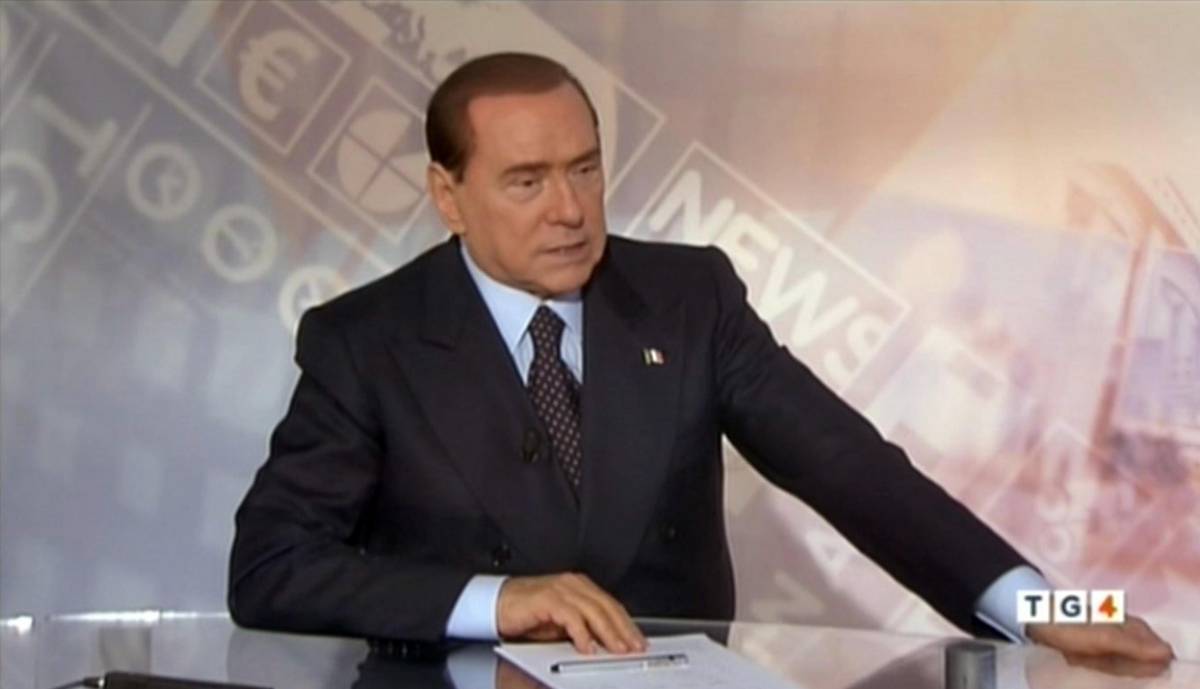 Silvio Berlusconi durante l'intervista al Tg4