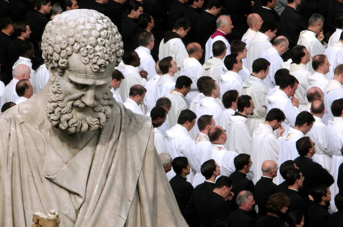 Il Corsera scarica Monti, il Vaticano lo soccorre: "Da lui impegno nobile"
