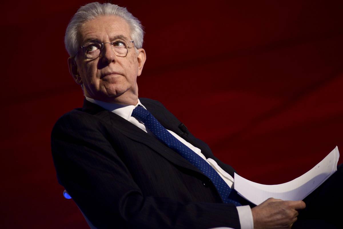 Il presidente del consiglio dimissionario Mario Monti