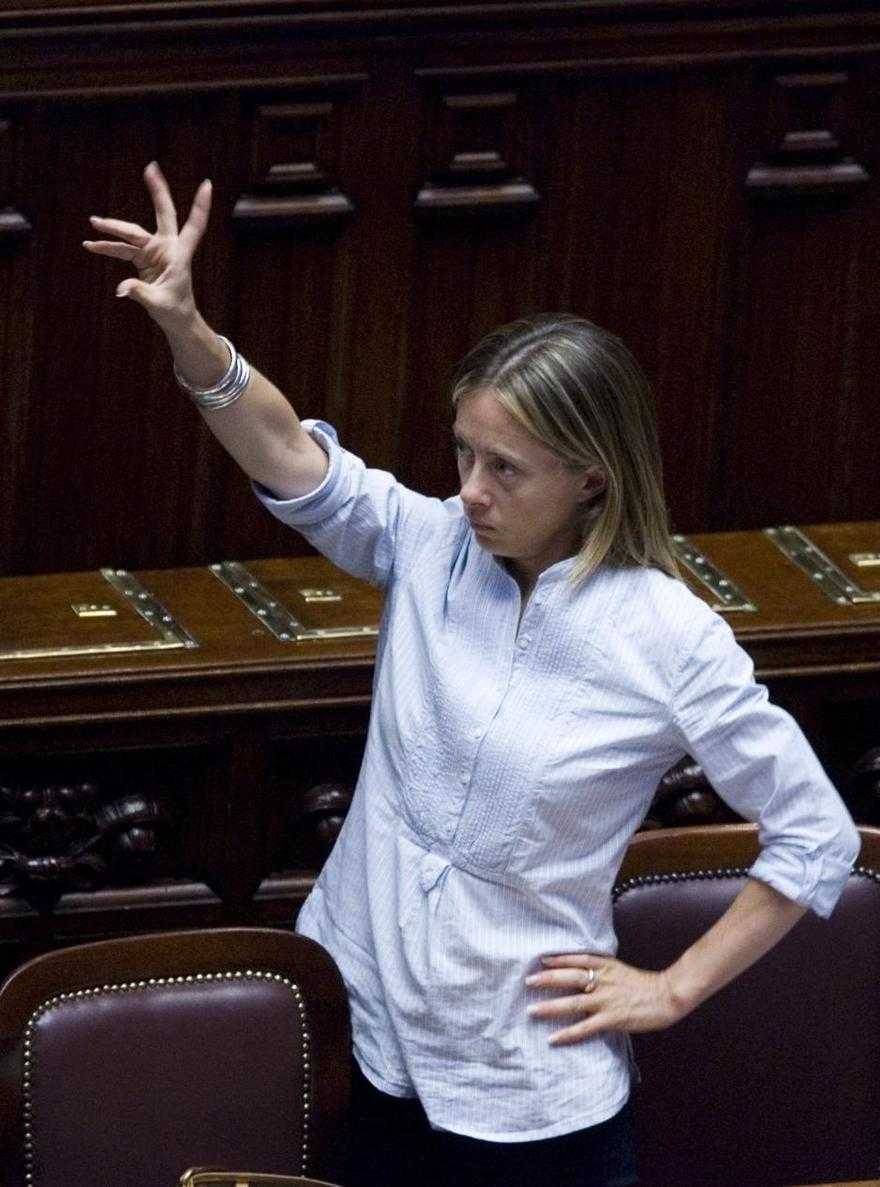 Meloni, la sorella d'Italia da record da tata per Fiorello a big della politica