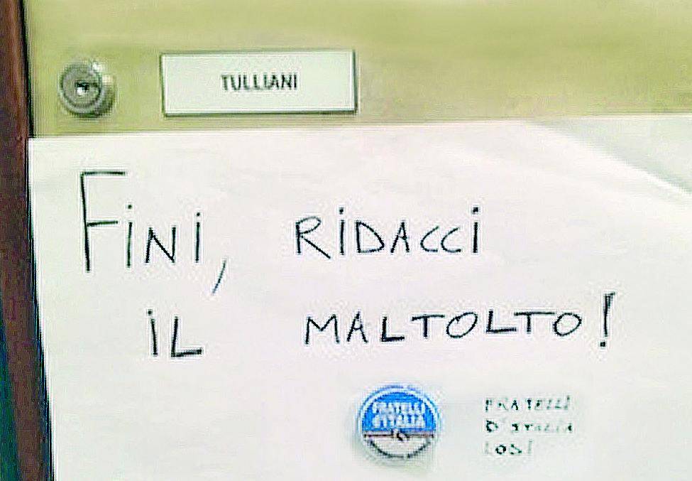 E Tulliani non si muove: è ancora nella casa di An