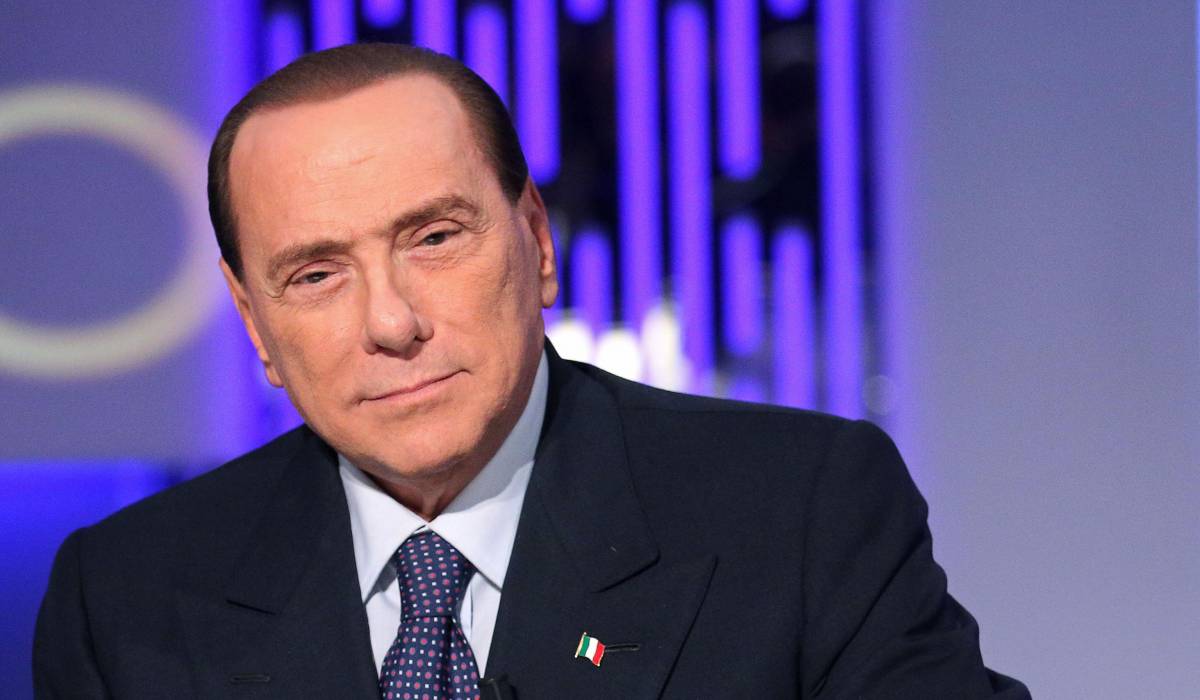 Berlusconi: "La sinistra non sa gestire una banca, non può gestire il Paese"