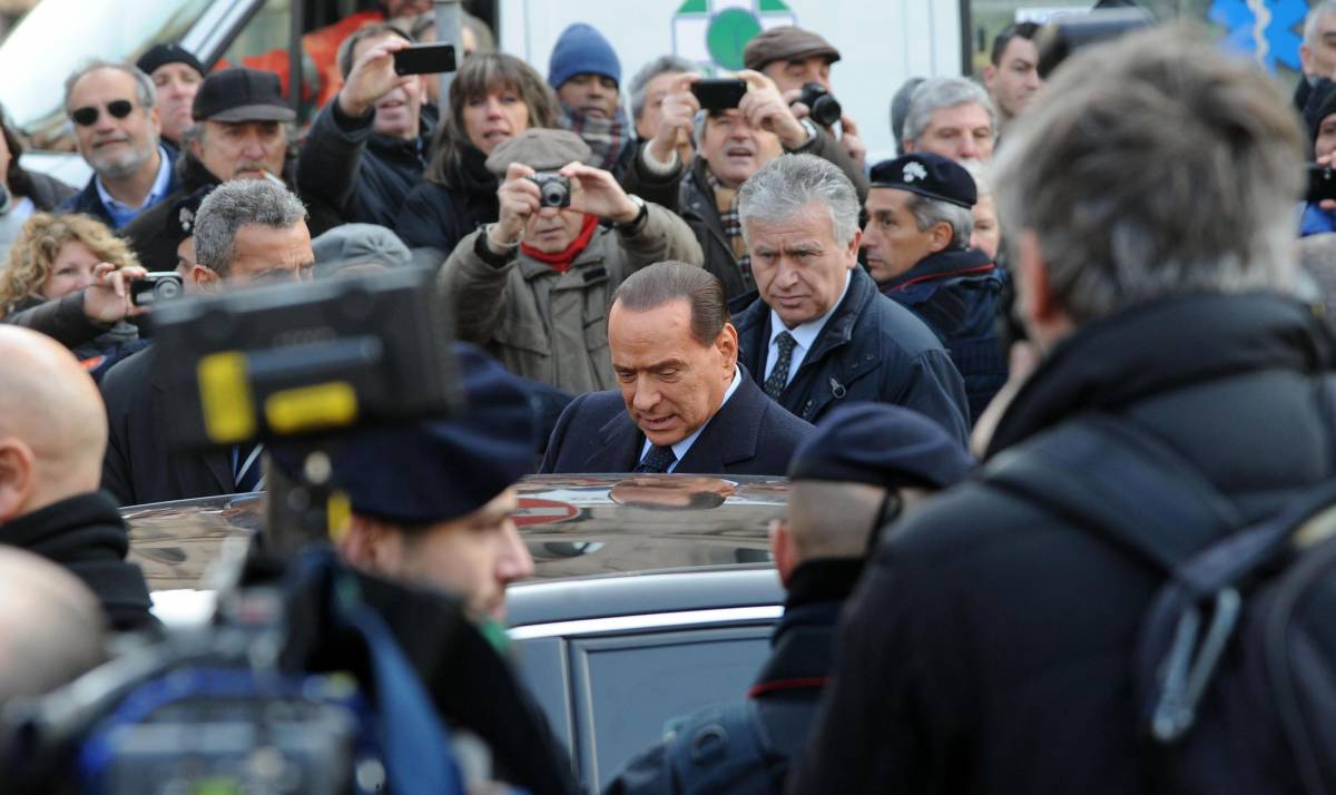 Berlusconi: "Monti? Solo chiacchiere"