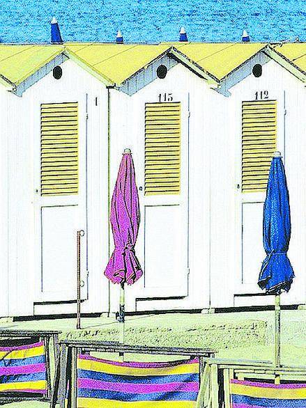 Giunta rossa ingorda Rimini applica l'Imu a cabine e ombrelloni