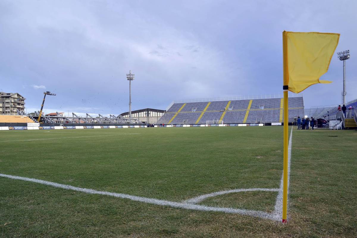 Caso chiuso: Cagliari-Milan si gioca all'Is Arenas