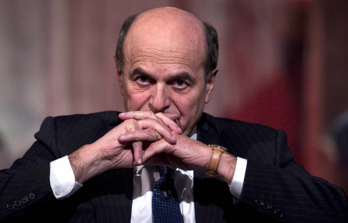 Bersani apre ai grillini: "Faremo scouting in Parlamento"