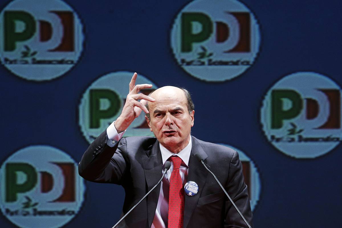 Pier Luigi Bersani incontra i volontari al termine della campagna elettorale