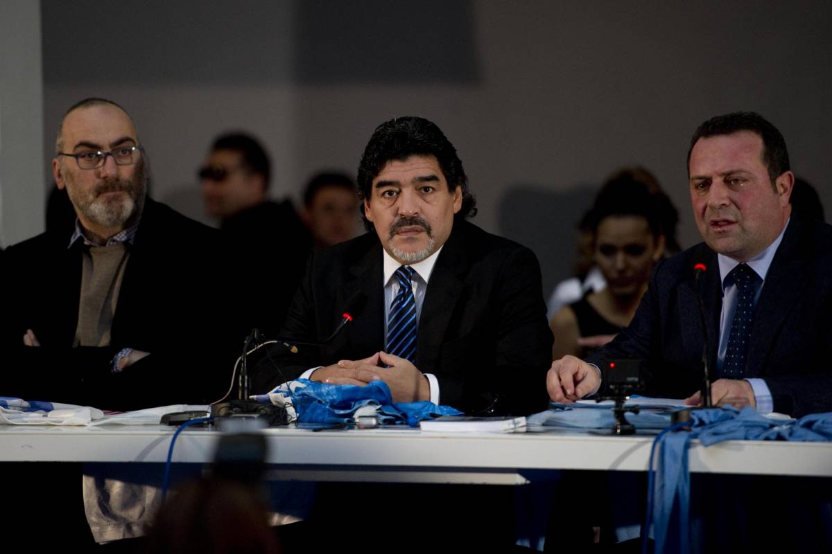 Usa negano il visto a Maradona: troppo amico di Castro