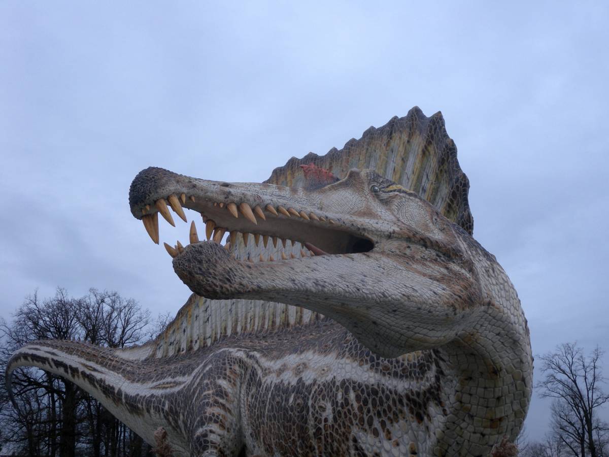 Un Jurassic park a Monza: dinosauri in carne e ossa nel Parco della Reggia