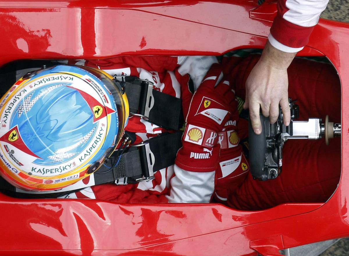 Alonso 2° tempo, ma la Mercedes ora spaventa