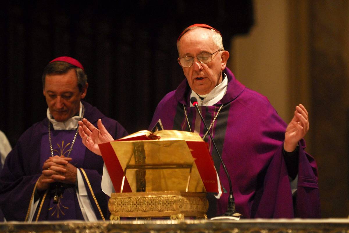 Bergoglio, il gesuita che sfidò Ratzinger e ora gira in tonaca