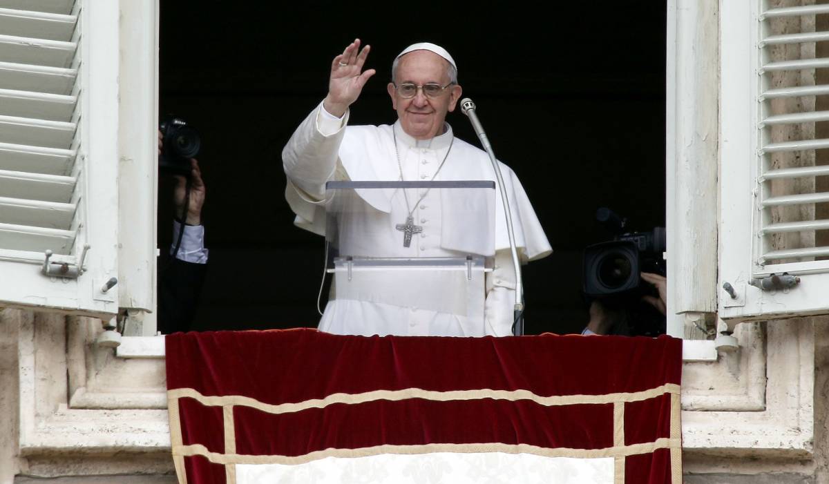 Il primo Angelus di Papa Francesco: "La misericordia cambia il mondo"