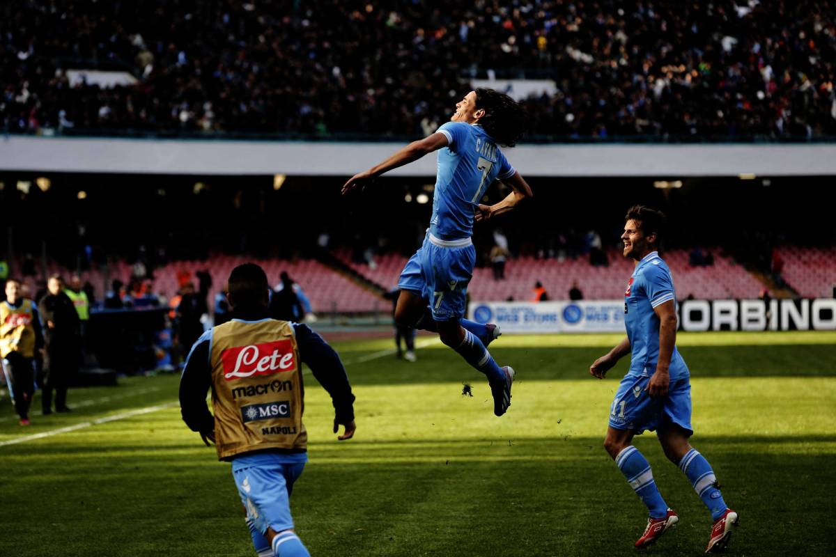 Cavani e Pandev goleador e il Napoli torna a vincere