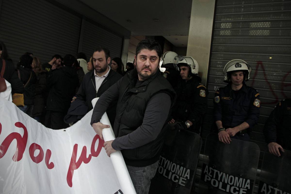 A Cipro il giorno dell'ira: "Meglio i russi dell'Ue che ci lascia in mutande"