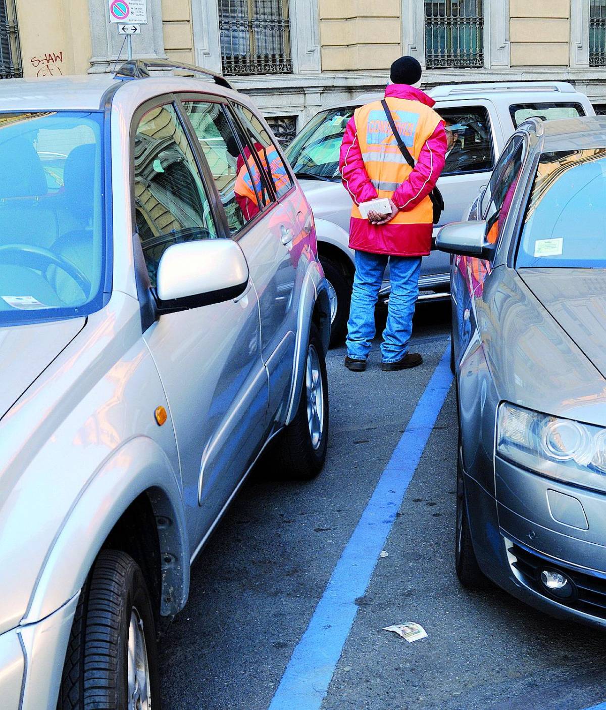 Più multe, meno strisce blu È caccia agli automobilisti