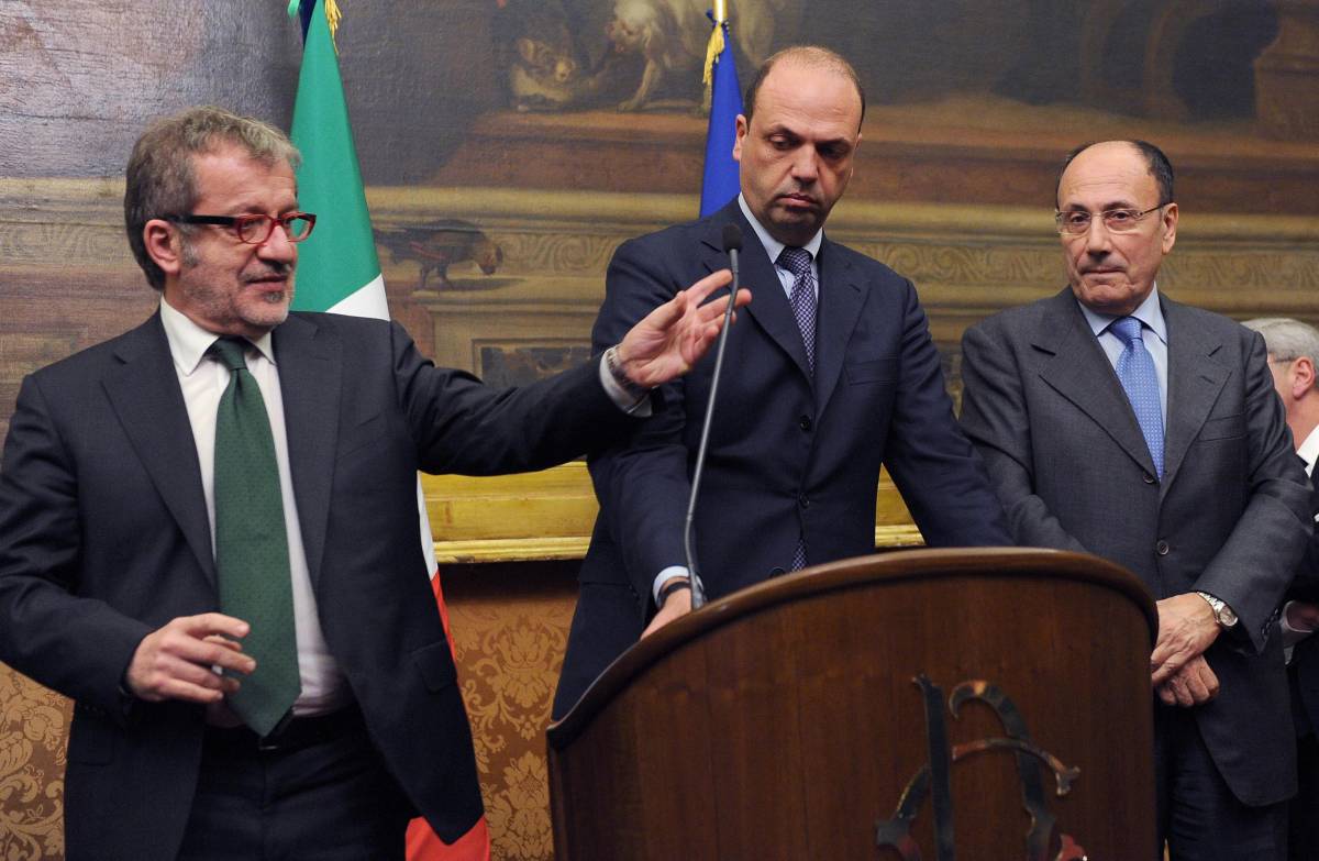  segretario del Pdl Angelino Alfano e il leader della Lega Roberto Maroni