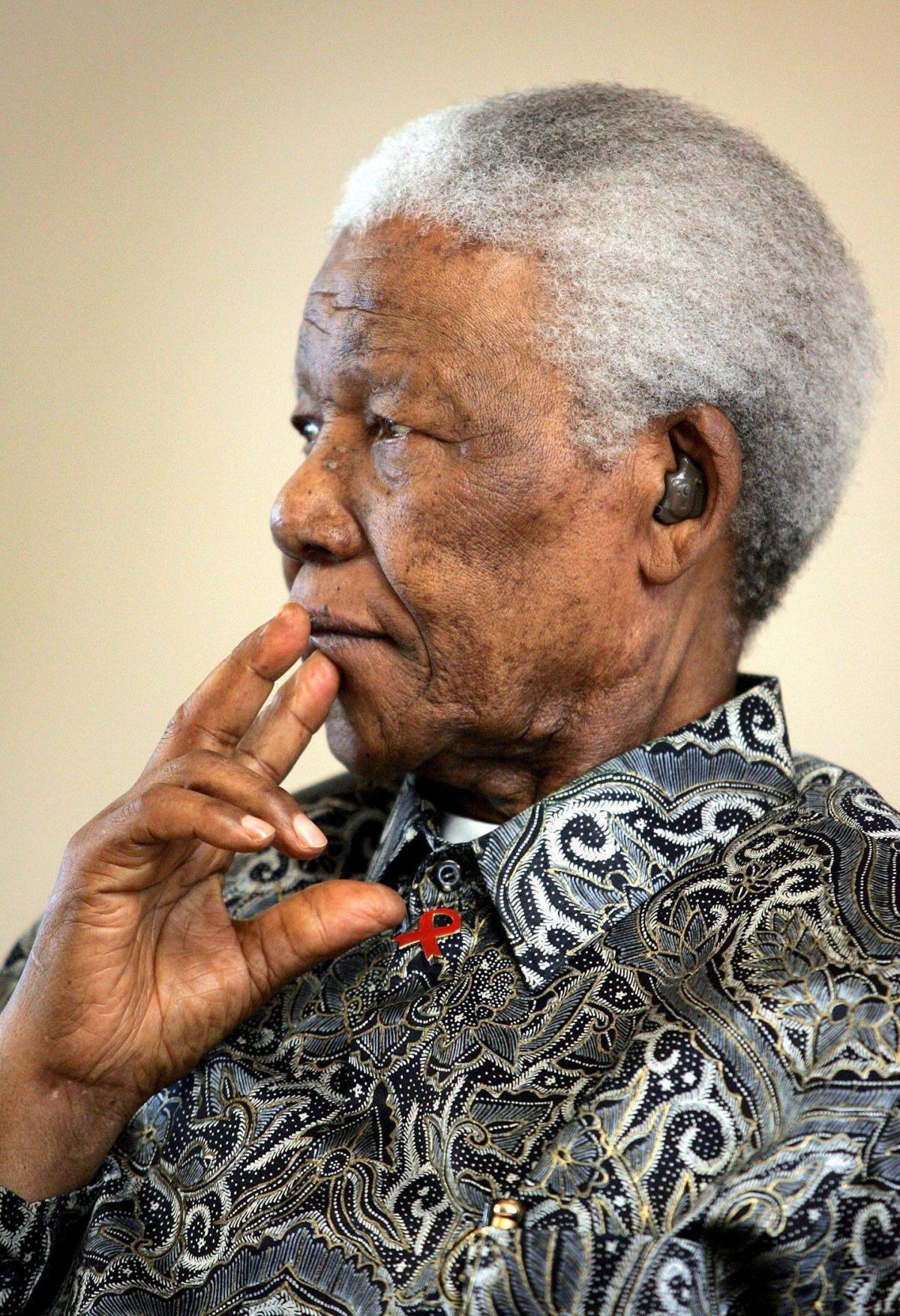 Mandela ricoverato d'urgenza: infezione polmonare