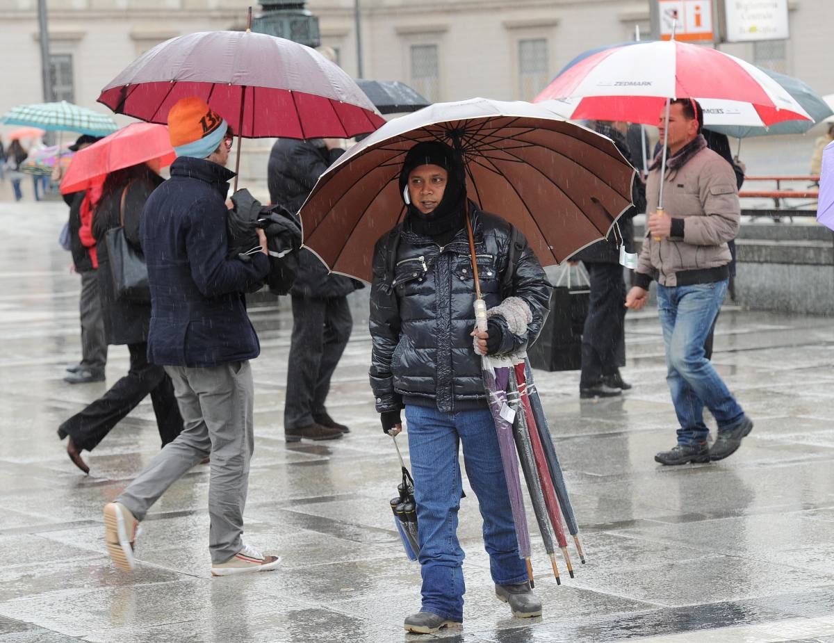 "Non chiudete l'ombrello: piove fino a metà giugno"
