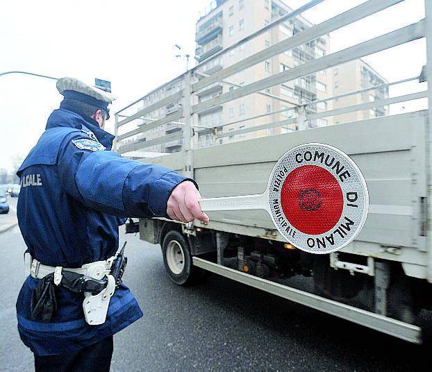 Domenica tutti senz'auto ma l'hinterland insorge