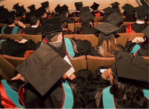 Usa, superlaureati senza lavoro fanno causa alle università
