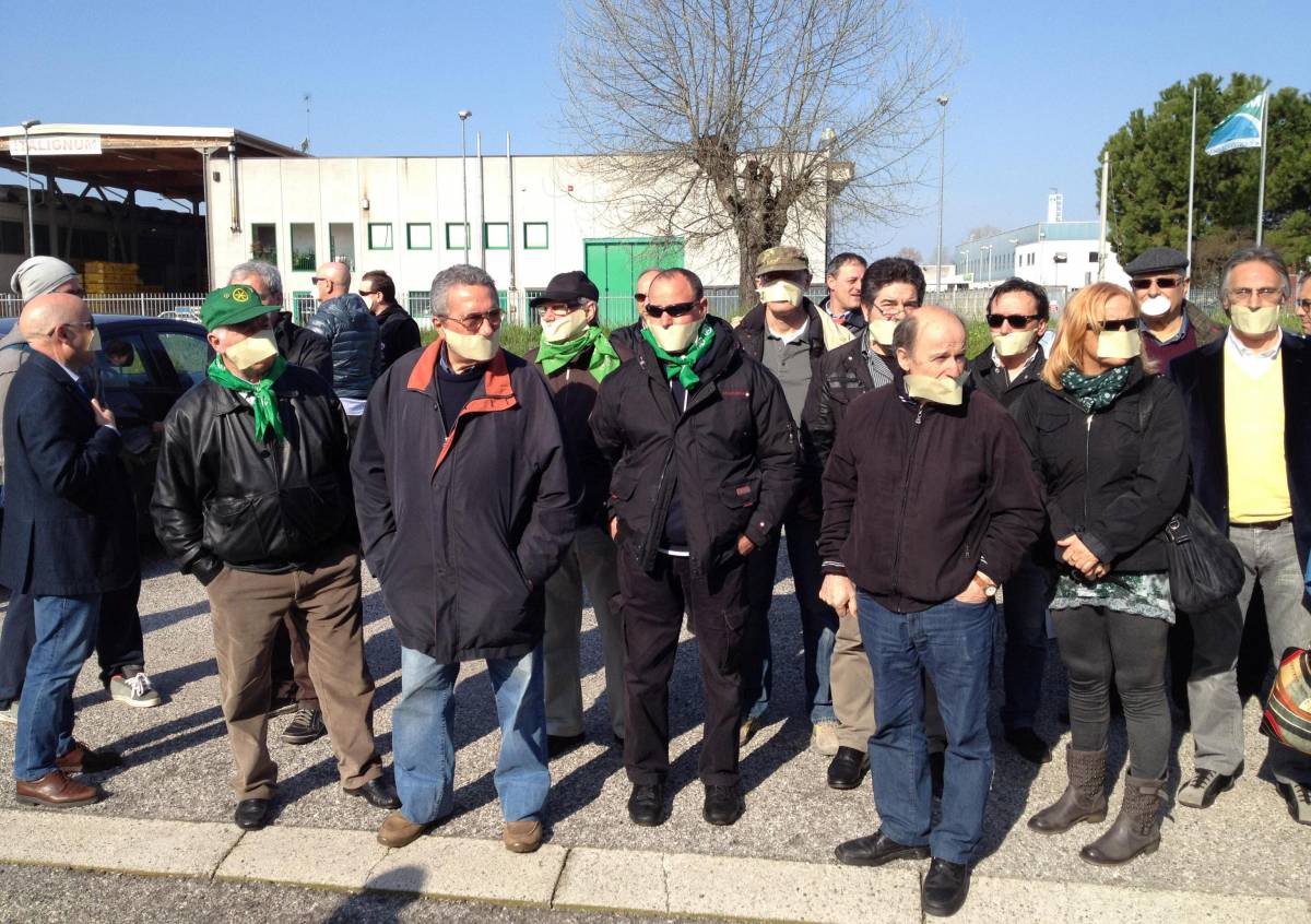 Lega, 35 militanti espulsi in Veneto. E scoppia la rissa