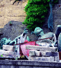 Duca di Galliera Via al restauro della statua abbandonata