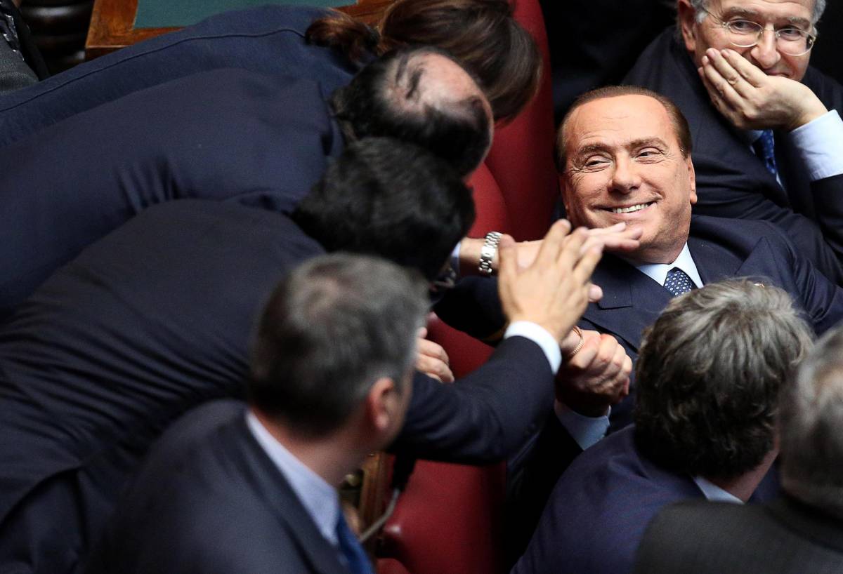 Berlusconi: "Napolitano è riferimento per tutti noi"