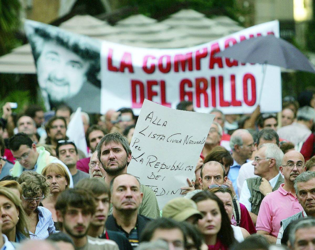 Il popolo grillino deluso dall'aver dato la fiducia a Beppe Grillo