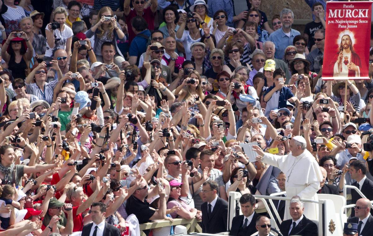 Ora anche il Papa raccoglie le firme contro l'aborto