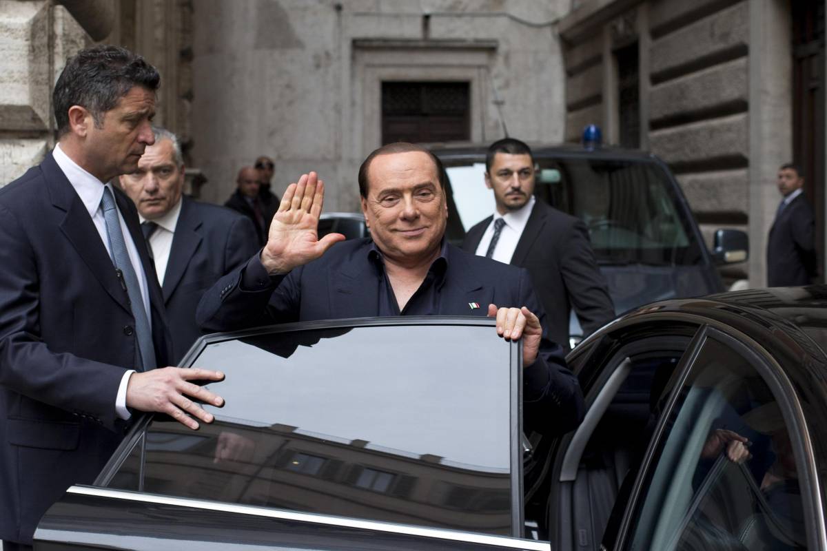 Berlusconi dà l'altolà al Pd: "Basta patenti di democrazia" il retroscena