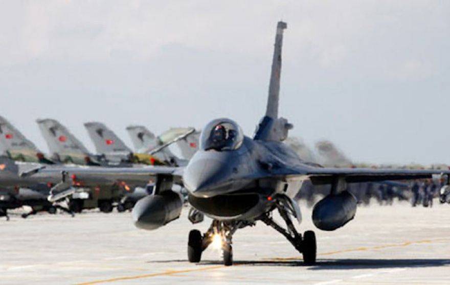 Turchia, persi i contatti con un jet F16: forse schiantato per un guasto