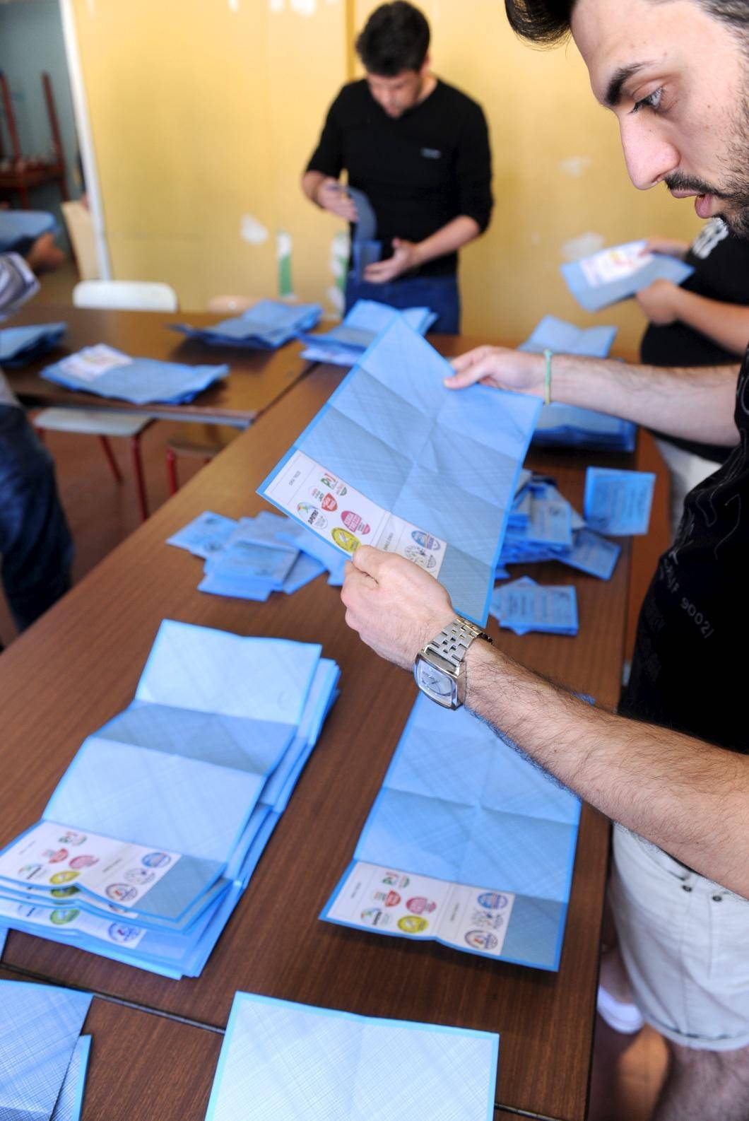 Sindaci, cappotto rosso Tutti i Comuni a sinistra