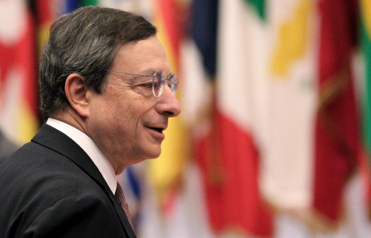 Draghi: «Lo scudo anti spread serve a salvaguardare l'euro»