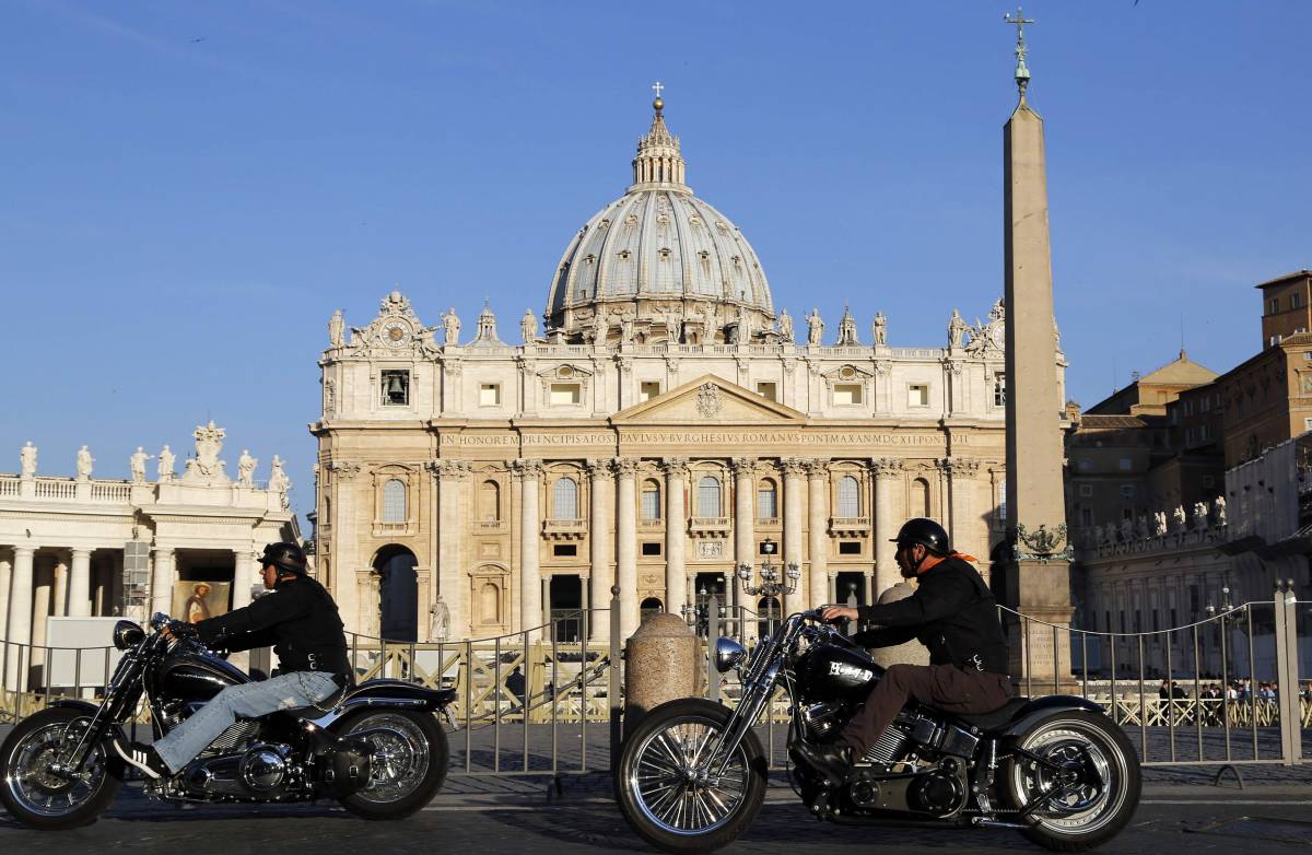 La Harley mette in moto anche il Papa