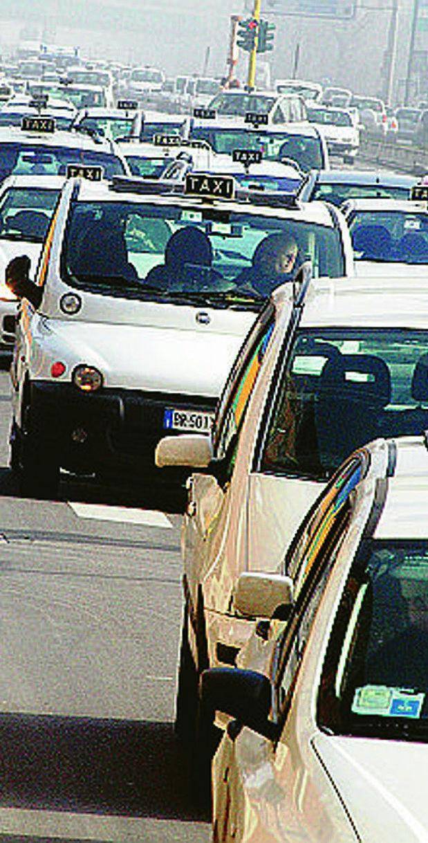 Consiglieri in taxi, taglio ai rimborsi