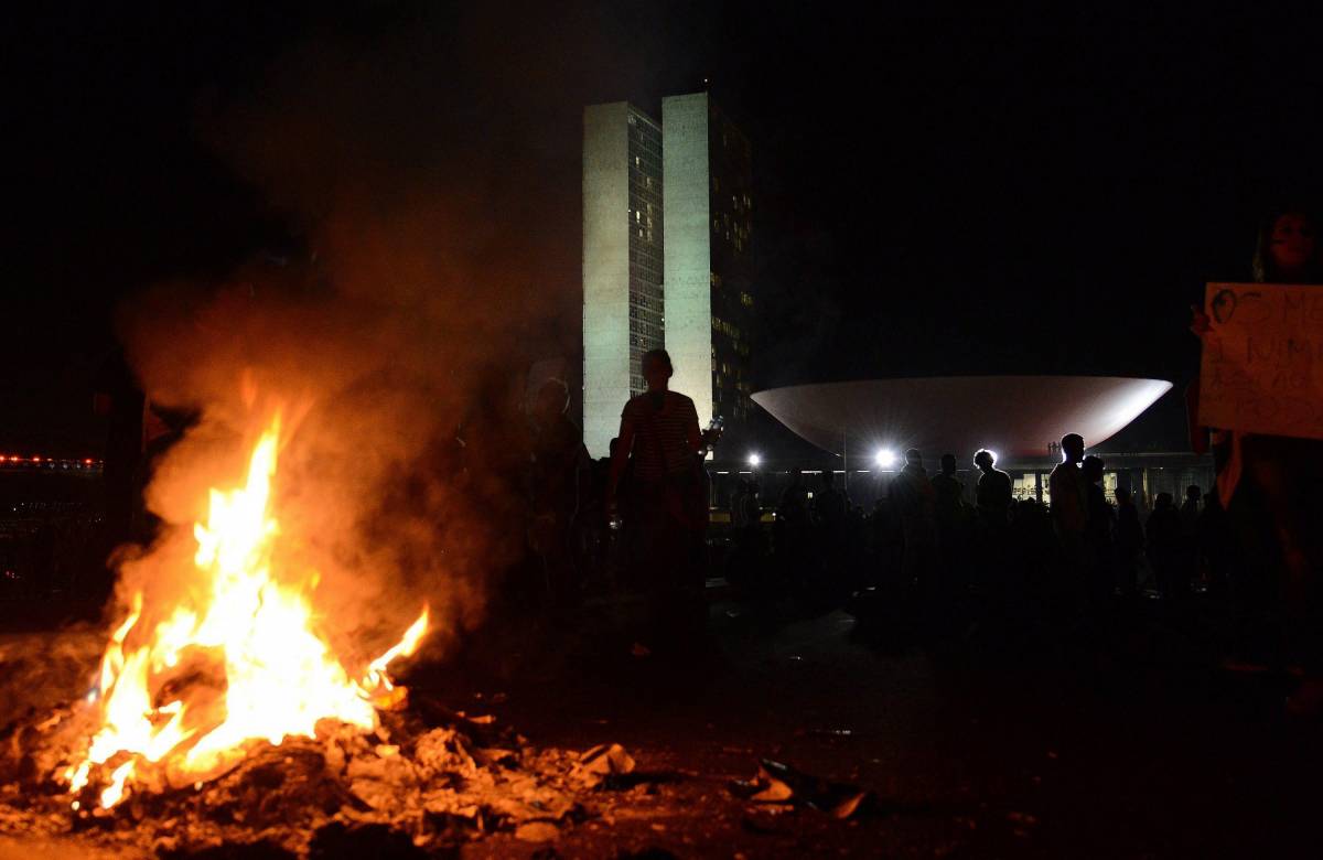 Brasile, muore 18enne investito durante una manifestazione