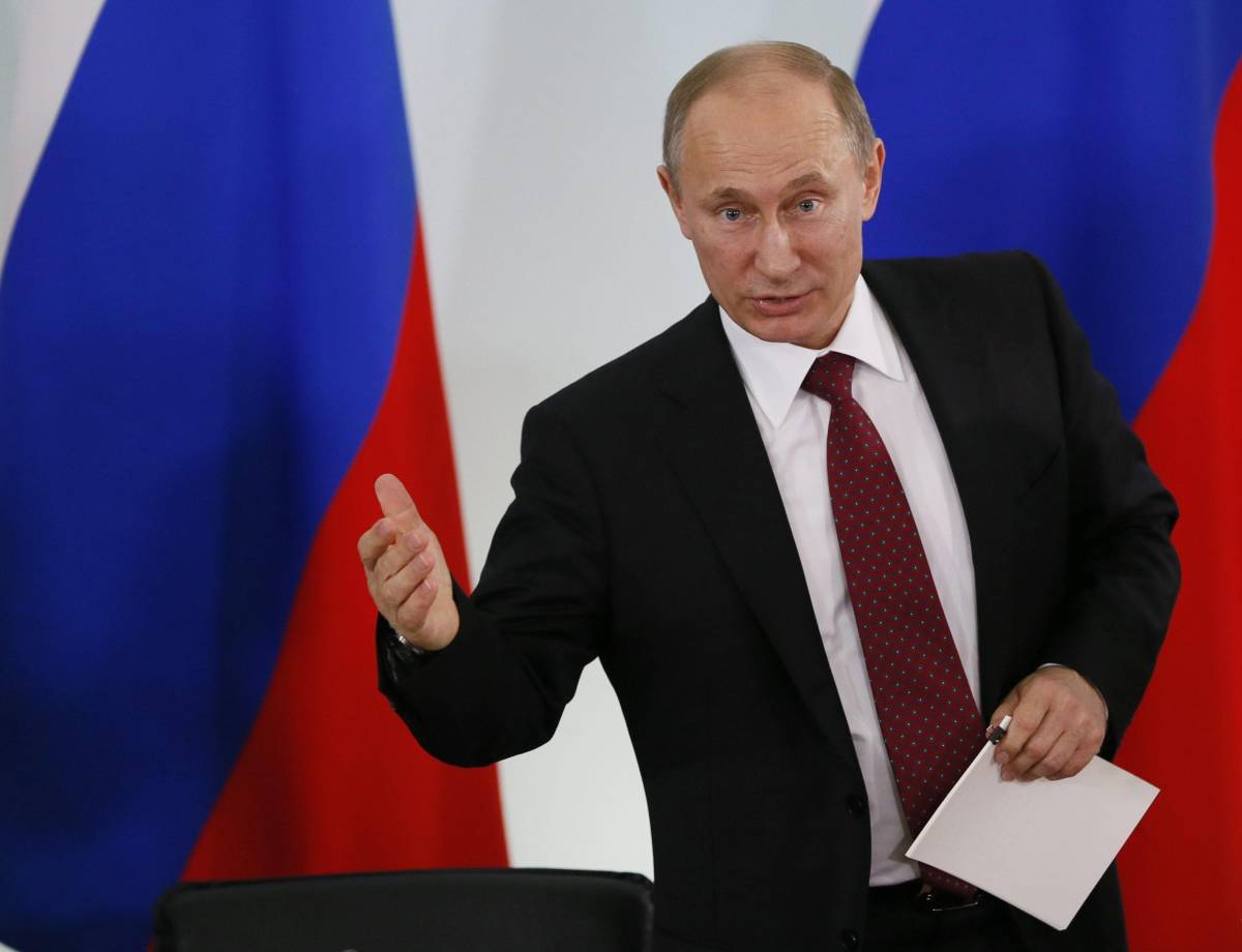Putin accusa gli Usa: "Avete intrappolato Snowden in Russia"