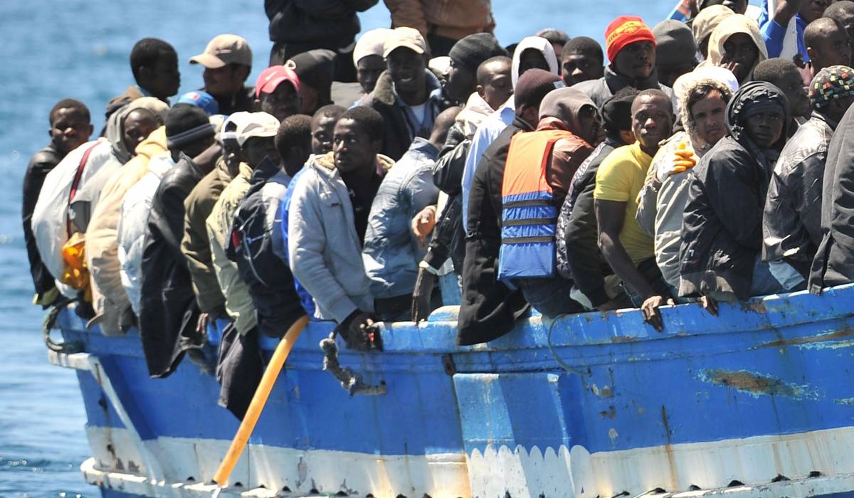 Immigrazione, Gb: "Non sosterremo le operazioni di salvataggio nel Mediterraneo"