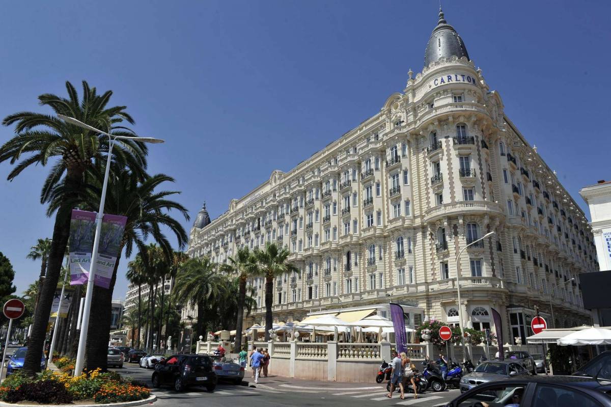 Maxifurto a Cannes, 40 milioni di gioielli rubati all'Hotel Carlton