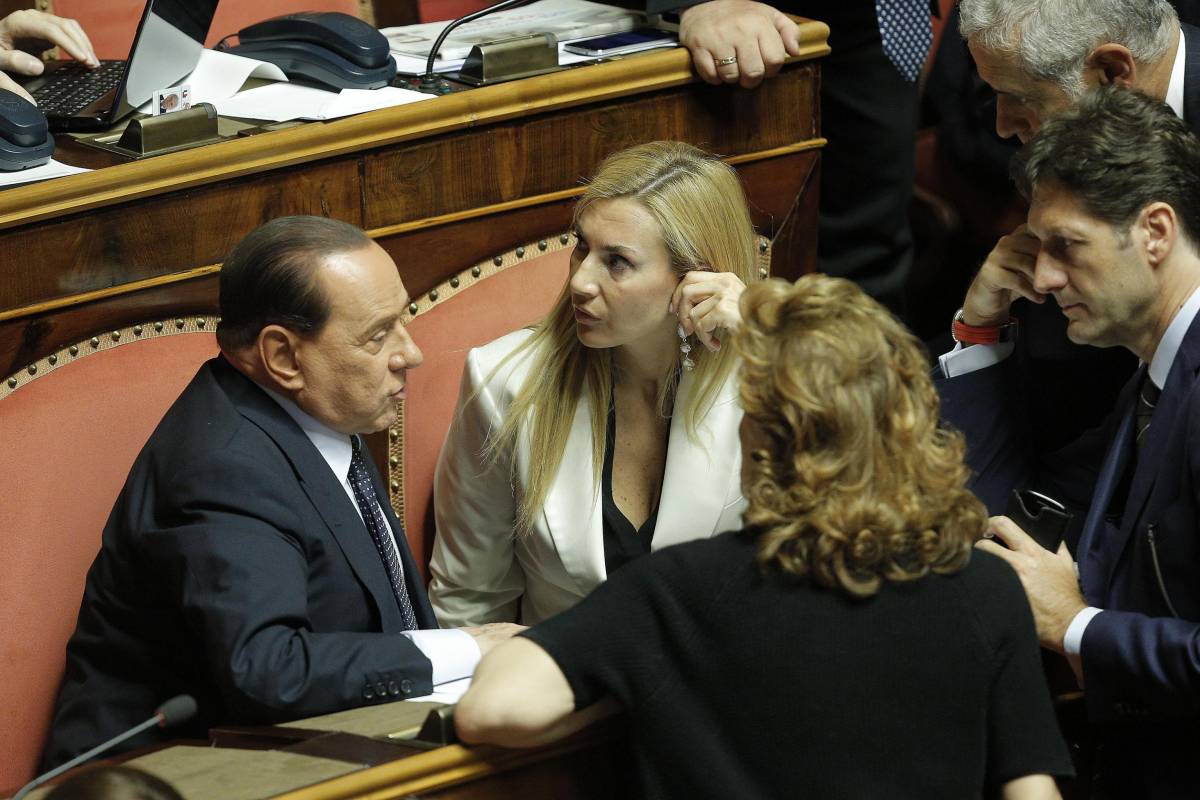 Avvertimento dei giuristi: far decadere Berlusconi è contro la Costituzione