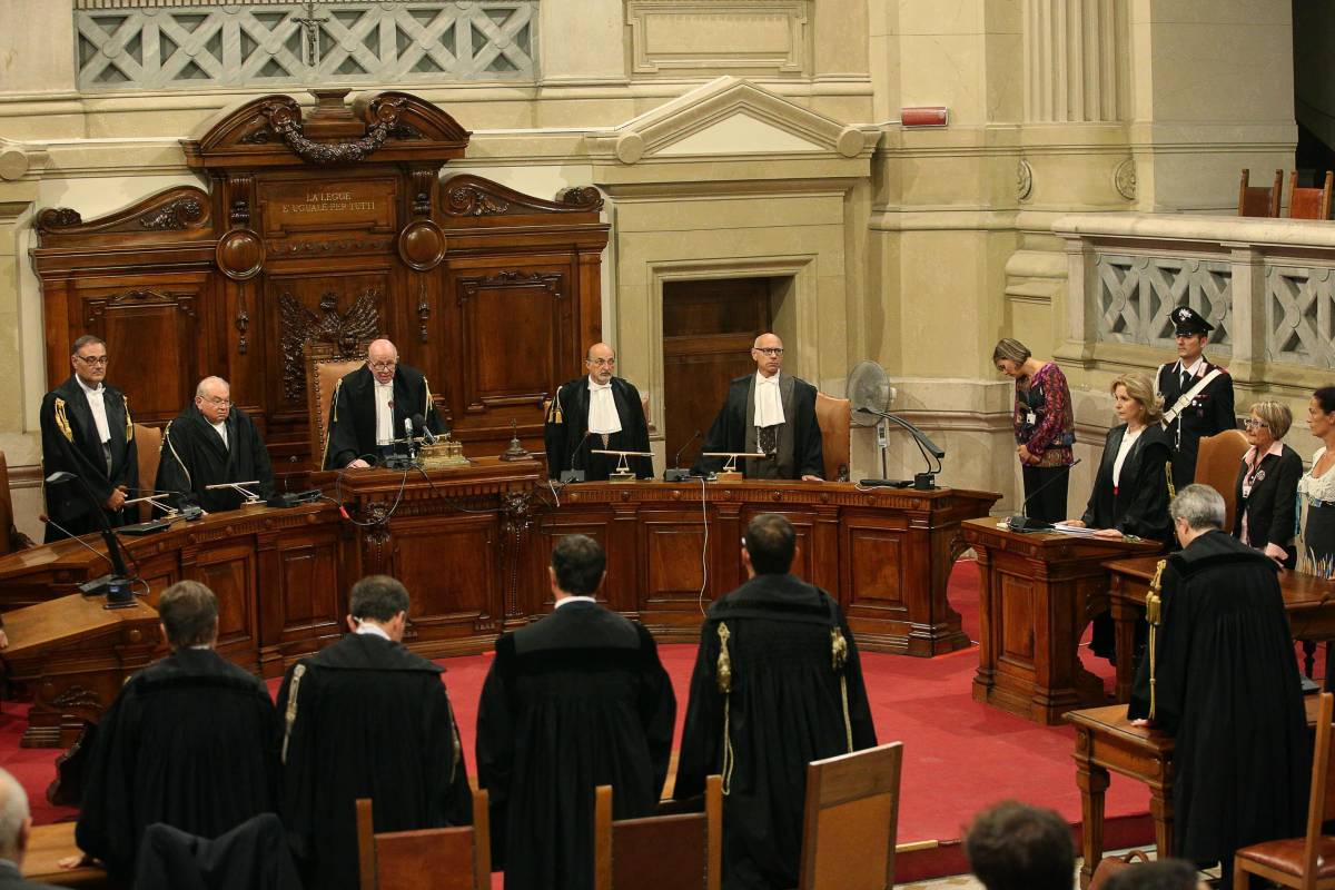 Il Presidente della sezione feriale della corte di cassazione Antonio Esposito legge la sentenza del processo Mediaset