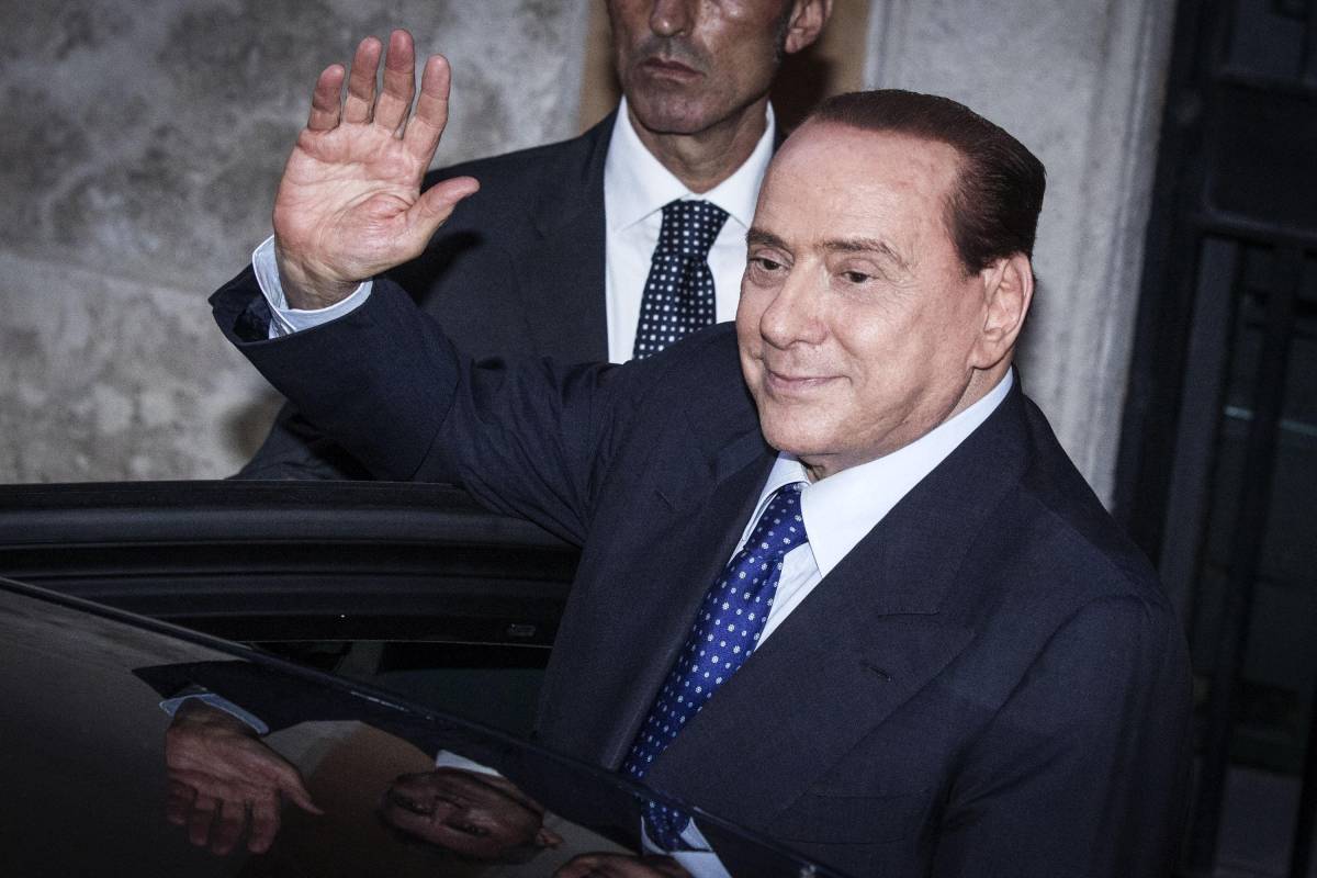 Berlusconi: subito al voto Domani tutti al Quirinale