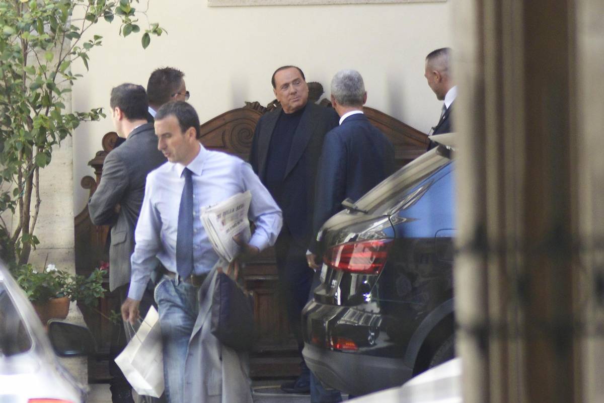 Berlusconi trasferisce la residenza a Roma