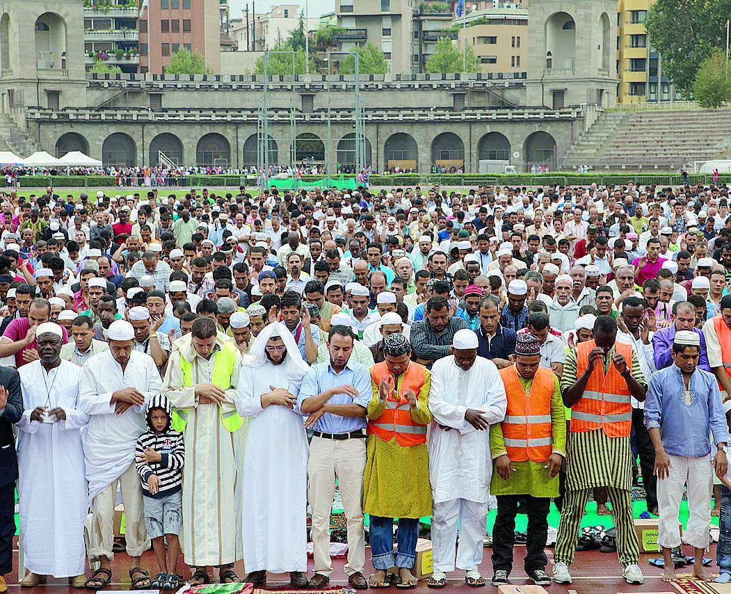 La moschea si allontana ma è «colpa» degli imam