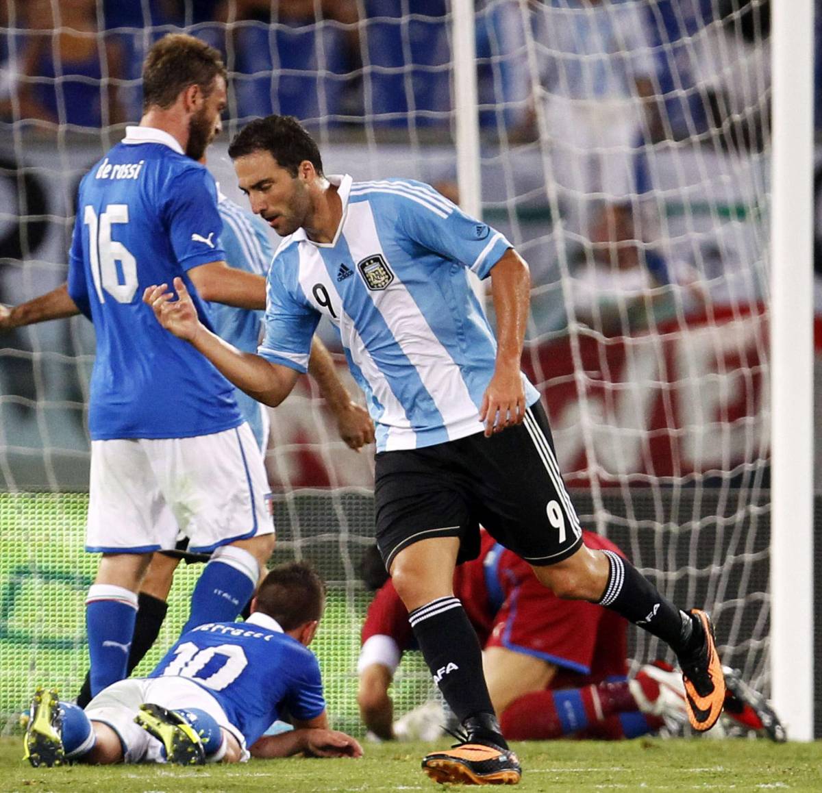 L'Argentina fa spettacolo gli azzurri si consolano