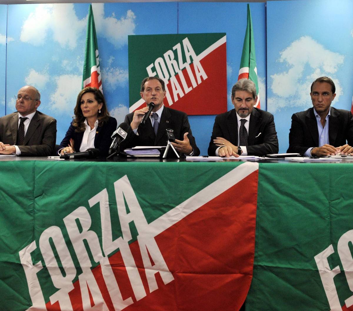 Pdl in soffitta, gruppi di Forza Italia