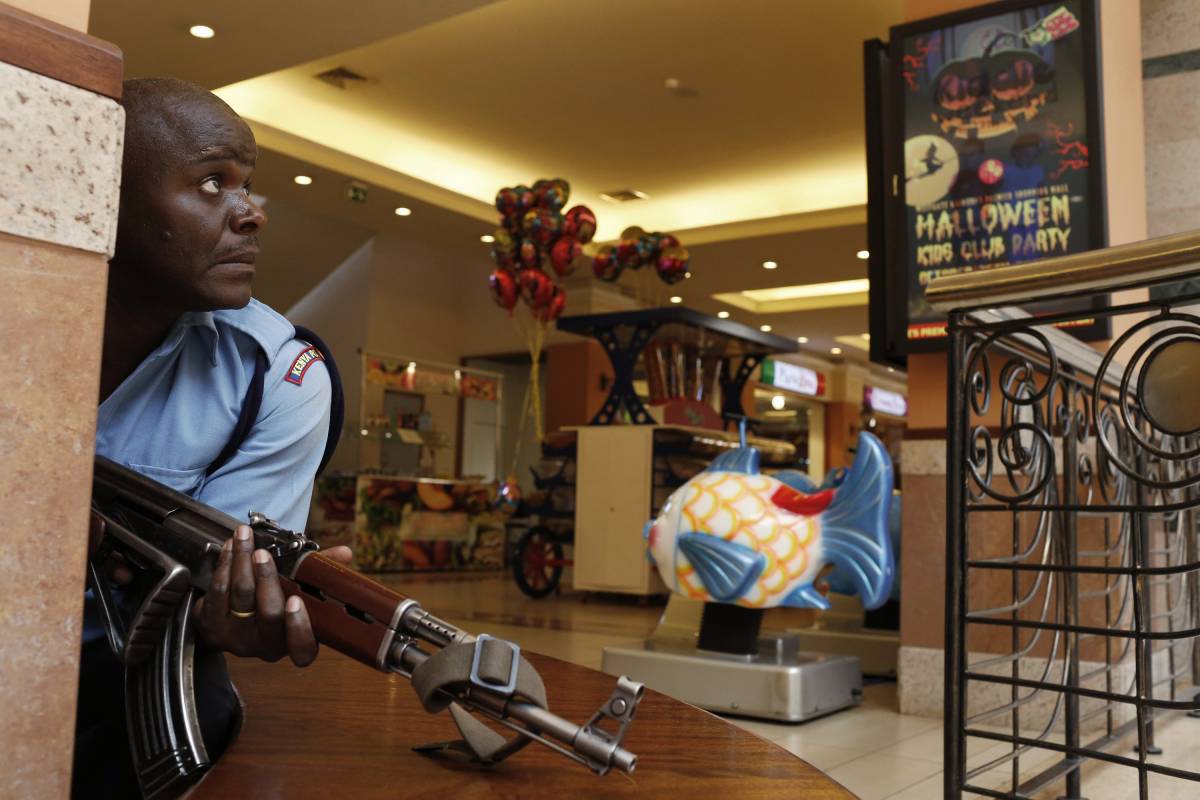 Kenya, sparatoria in un centro commerciale di Nairobi: 30 morti