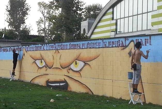 Gli anti-graffiti sfidano i Navigli: oltre 1.500 scritte e tag da ripulire