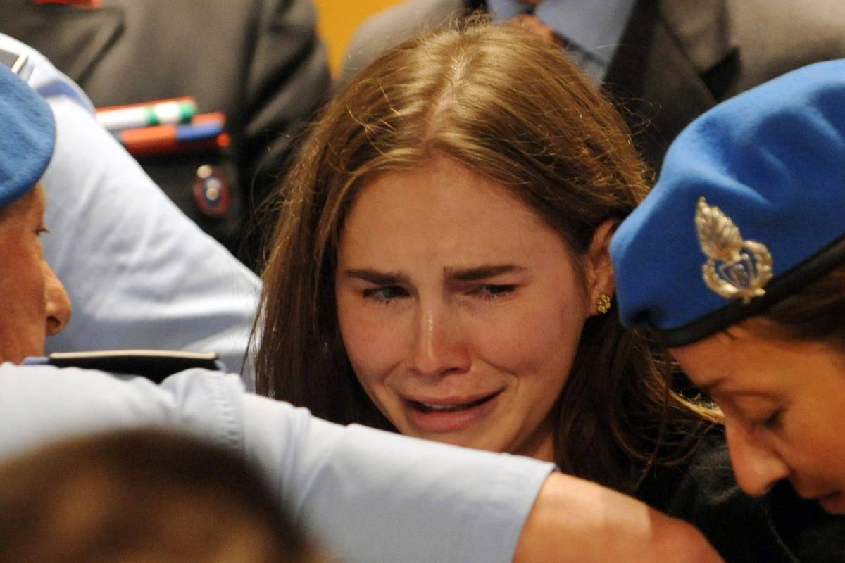 Amanda Knox in lacrime in una foto d'archivio