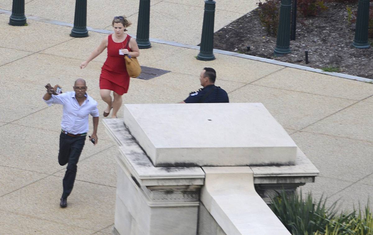 Usa, paura a Washington Spari al Campidoglio, chiusi Congresso e Casa Bianca